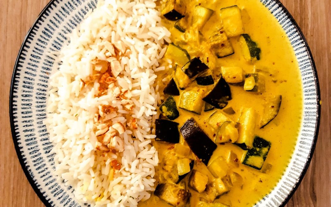 Curry jaune courgettes aubergines – Ma recette de nutritionniste