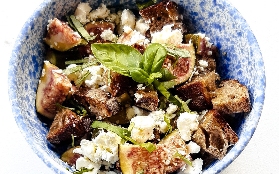 Salade de pain figue feta