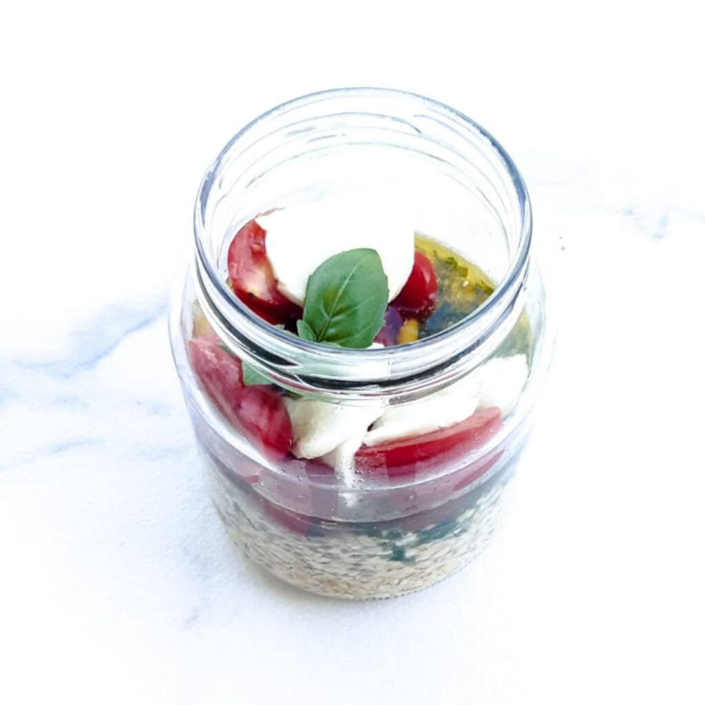 Overnight porridge salé pesto tomates mozzarella